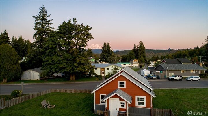 Property Photo:  190  Antonie Avenue N  WA 98328 