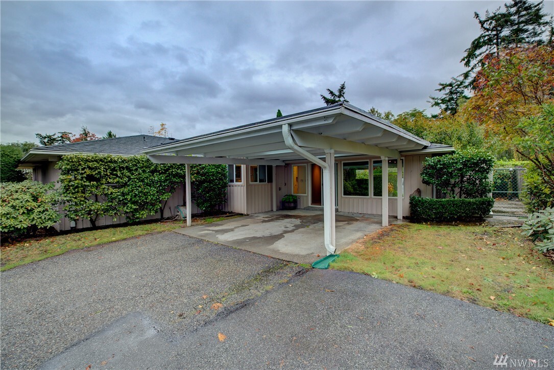 1815 100th Ave NE  Bellevue WA 98004 photo