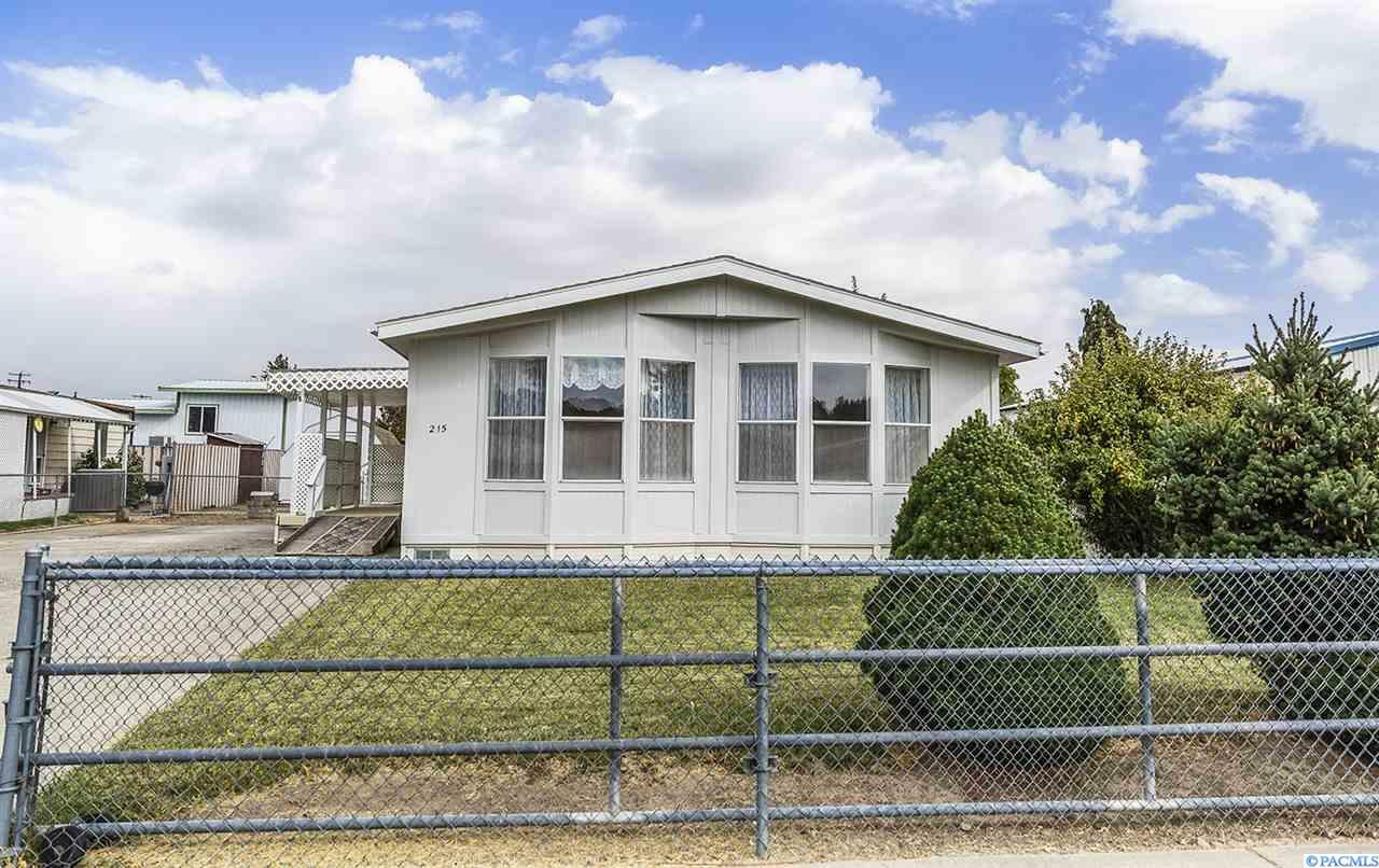 Property Photo:  215 S 26th Ave  WA 99301 