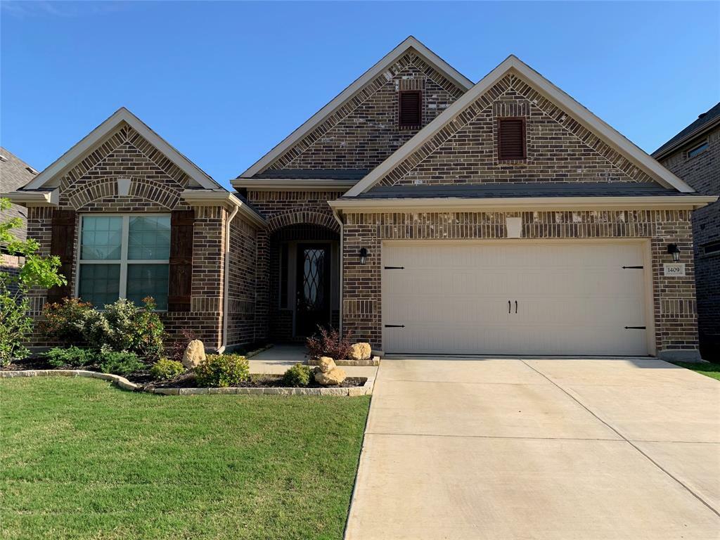 Property Photo: 1409 Tanglewood Trail TX 76226