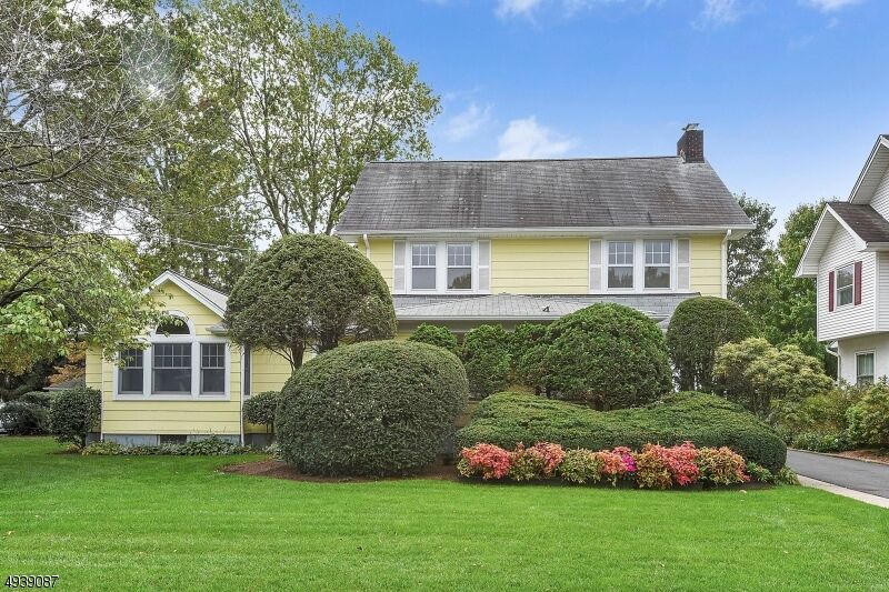 Property Photo:  568 Wyndemere Ave  NJ 07450 