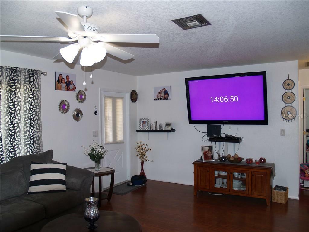 Property Photo:  1191 Vernon Avenue  FL 33948 