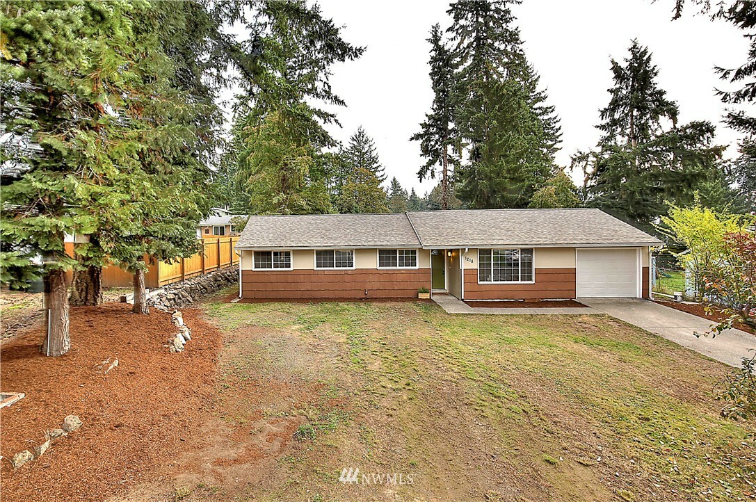 Property Photo:  1218 Wynoochee Place NE  WA 98516 