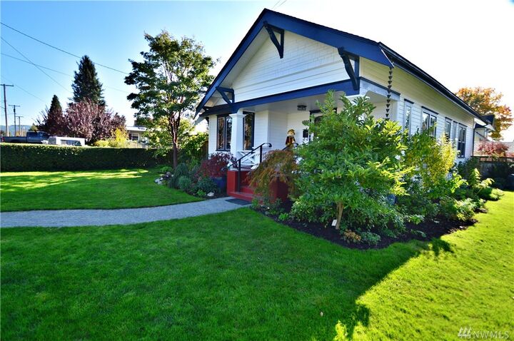 Property Photo: 1730 Washington Avenue WA 98022