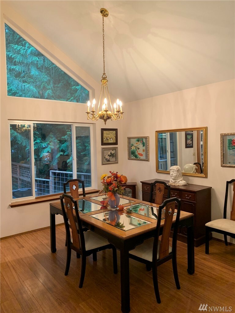 Property Photo:  6 Woodpecker Place  WA 98229 