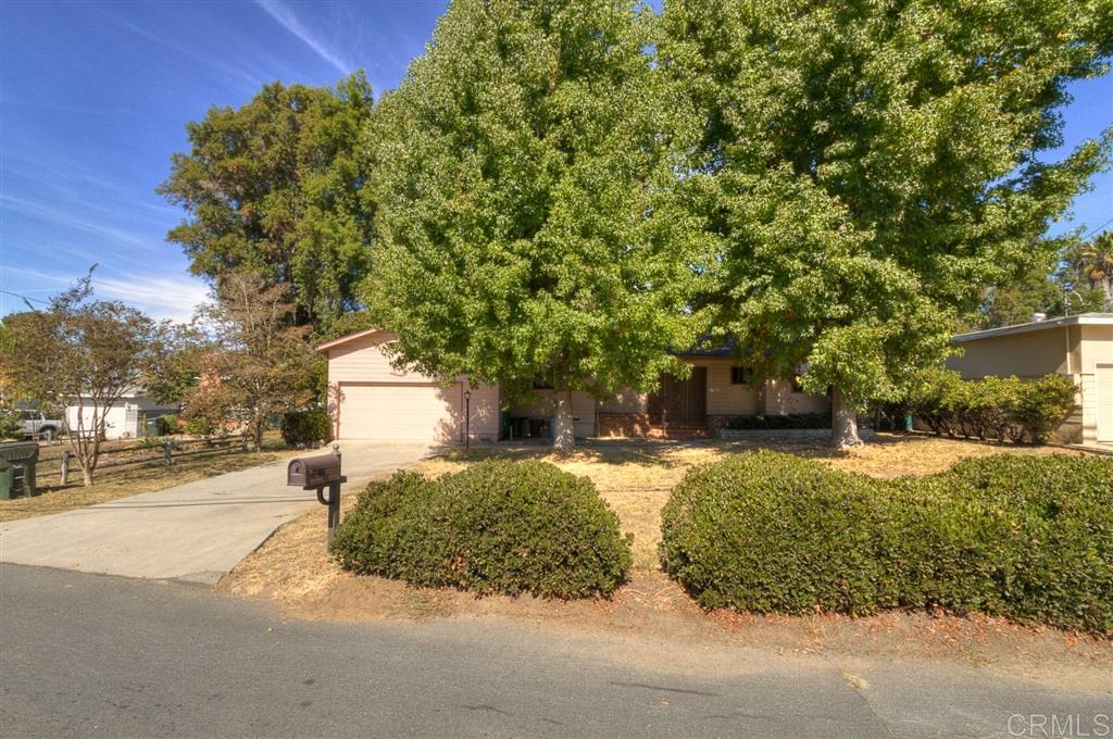 Property Photo: 946 Tiger Tail Rd CA 92084