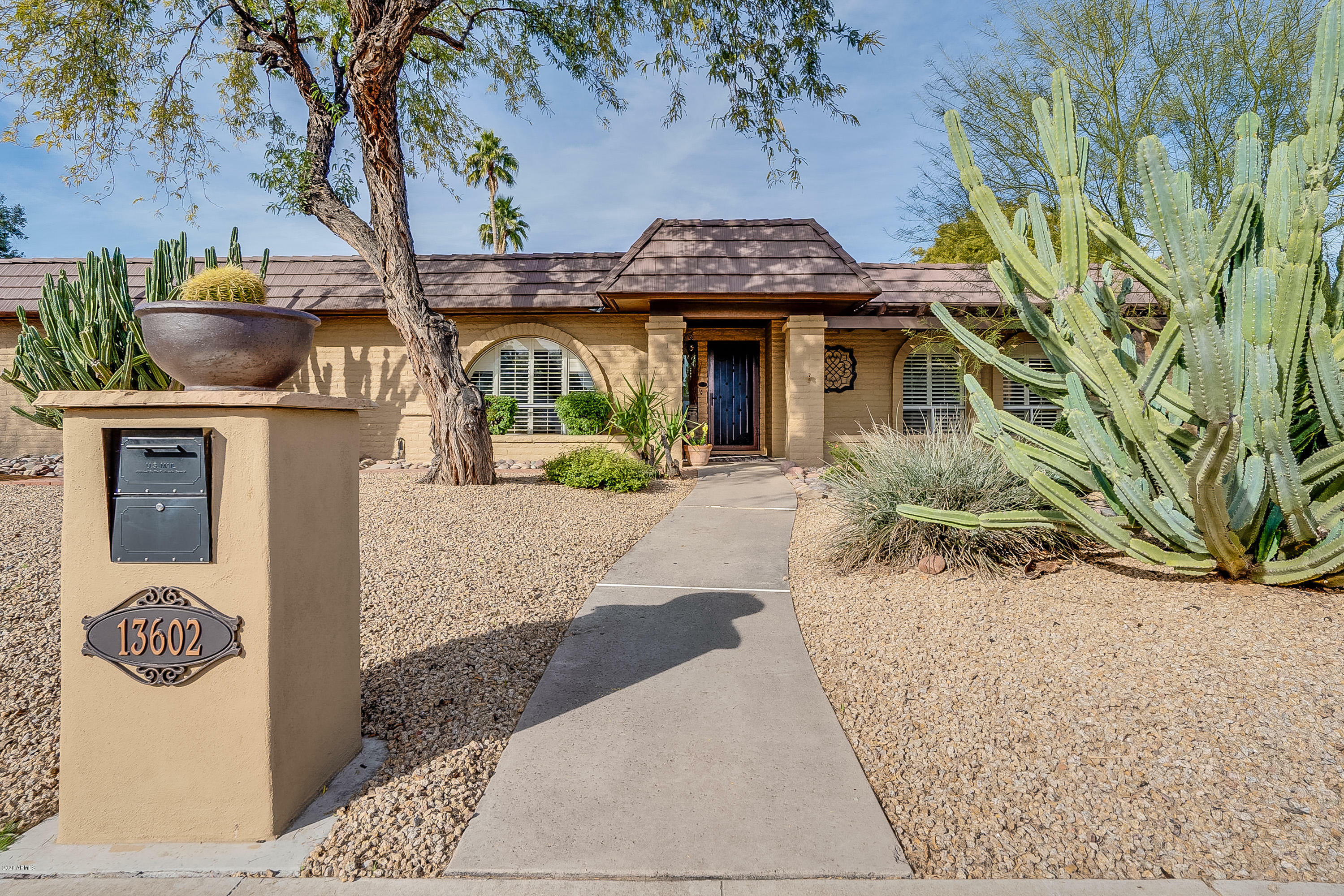 Property Photo: 13602 N 58th Place AZ 85254