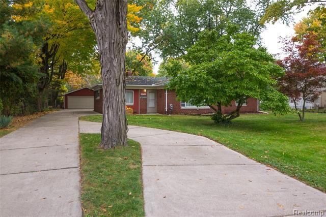 15405 Oporto Street  Livonia MI 48154 photo