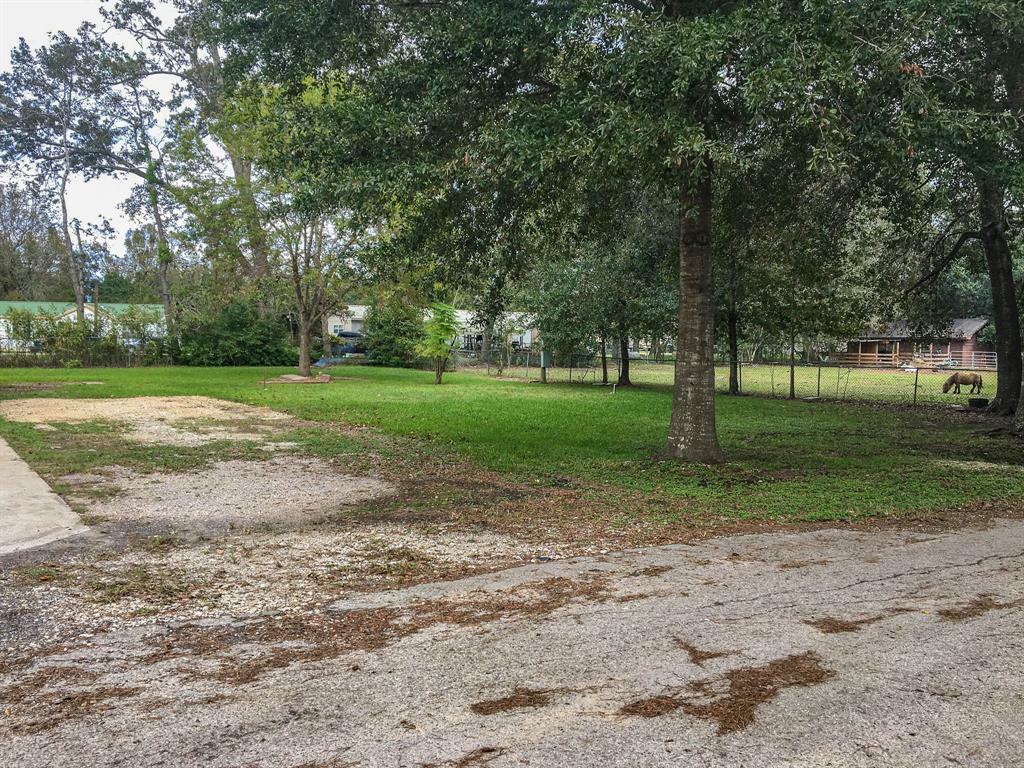 Property Photo:  143 County Road 2364  TX 77575 