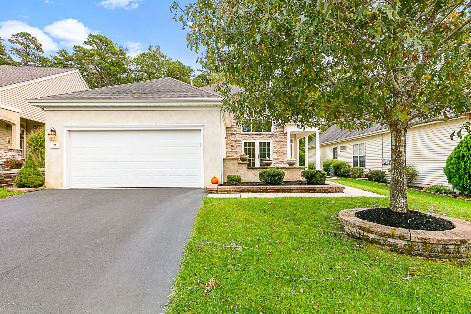 Property Photo: 39 Vineyard Way NJ 08005