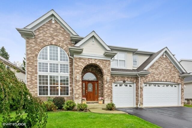 Property Photo: 685 Redmond Court IL 60106
