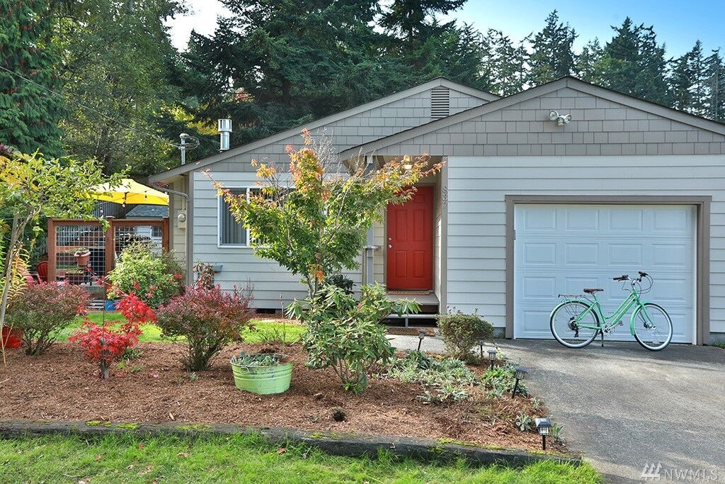 Property Photo:  837  Decker Avenue  WA 98260 