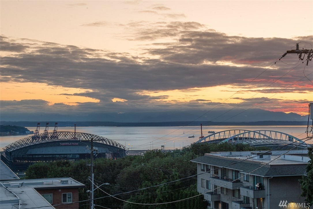 Property Photo: 1205 S Atlantic St WA 98144