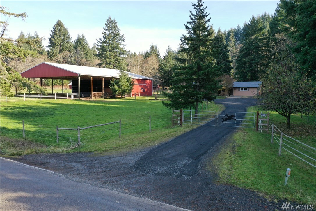 Property Photo:  1476 King Rd  WA 98596 