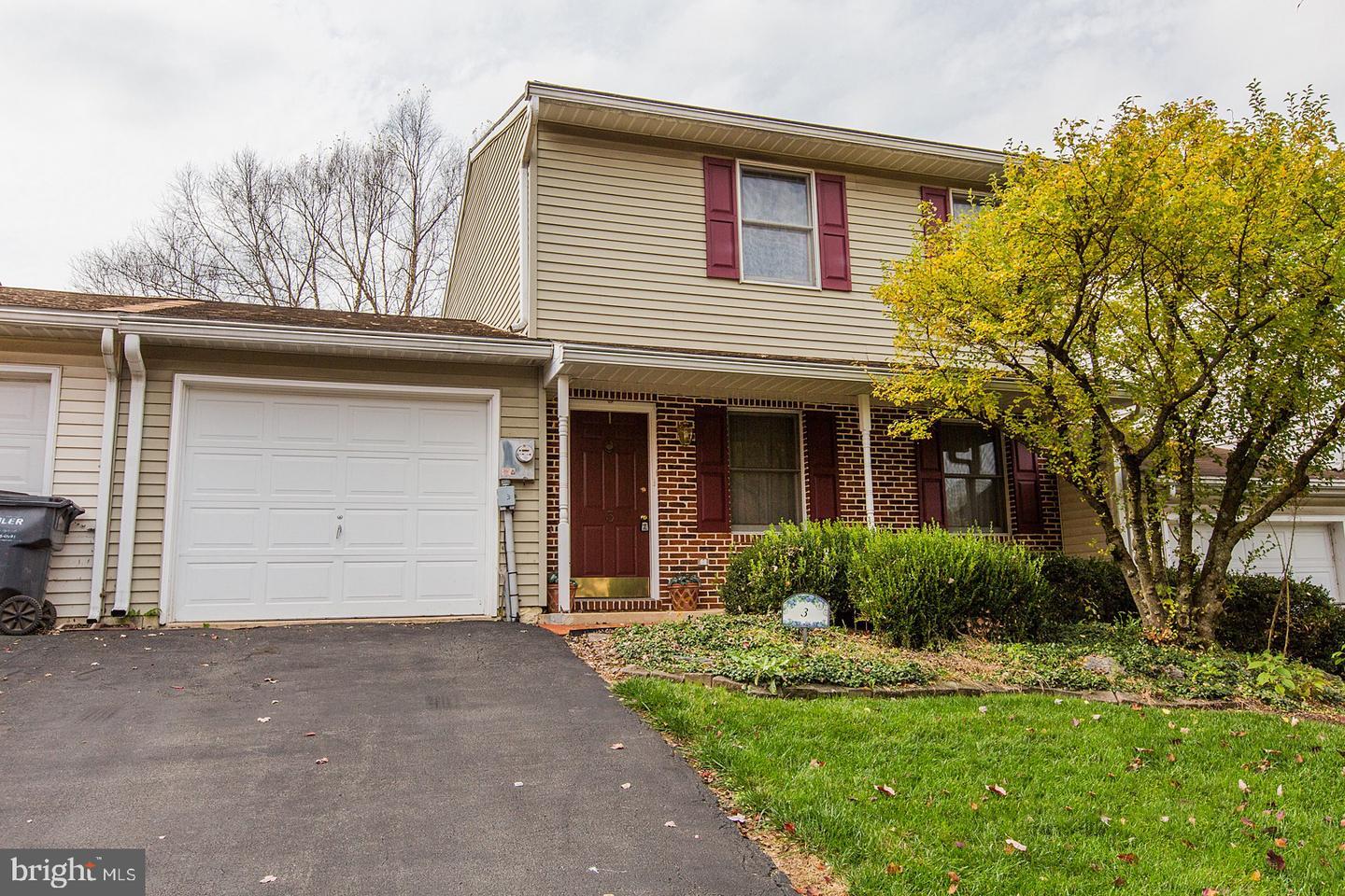 Property Photo:  3 Amber Court  PA 17551 