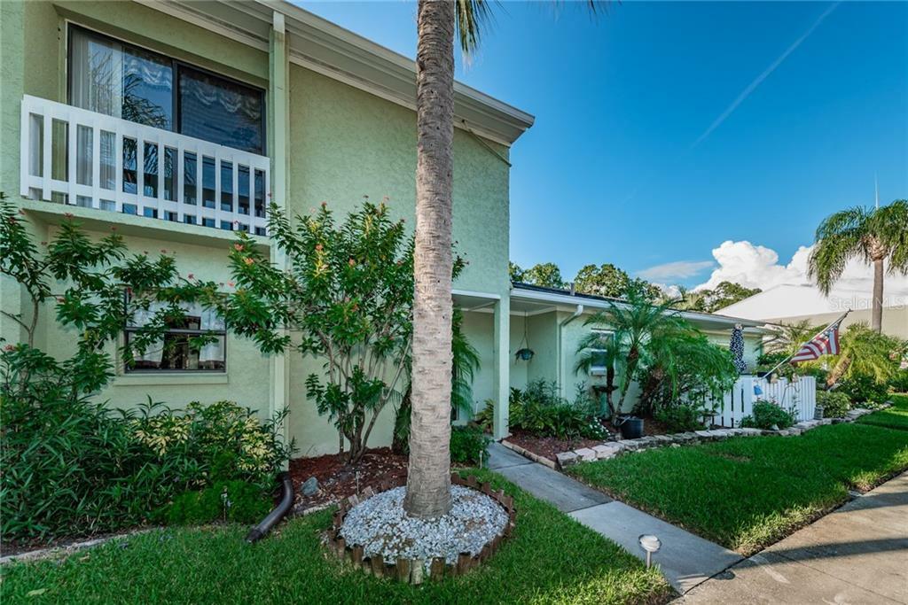 Property Photo:  260 Cypress Place  FL 34677 