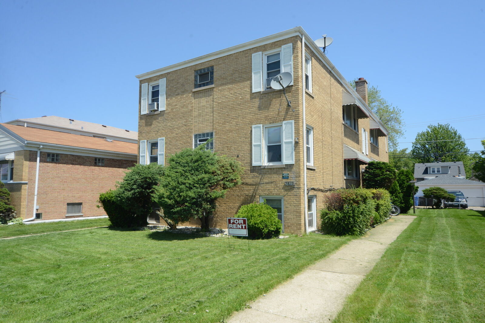 Property Photo: 5859 North Elston Avenue 2R IL 60646