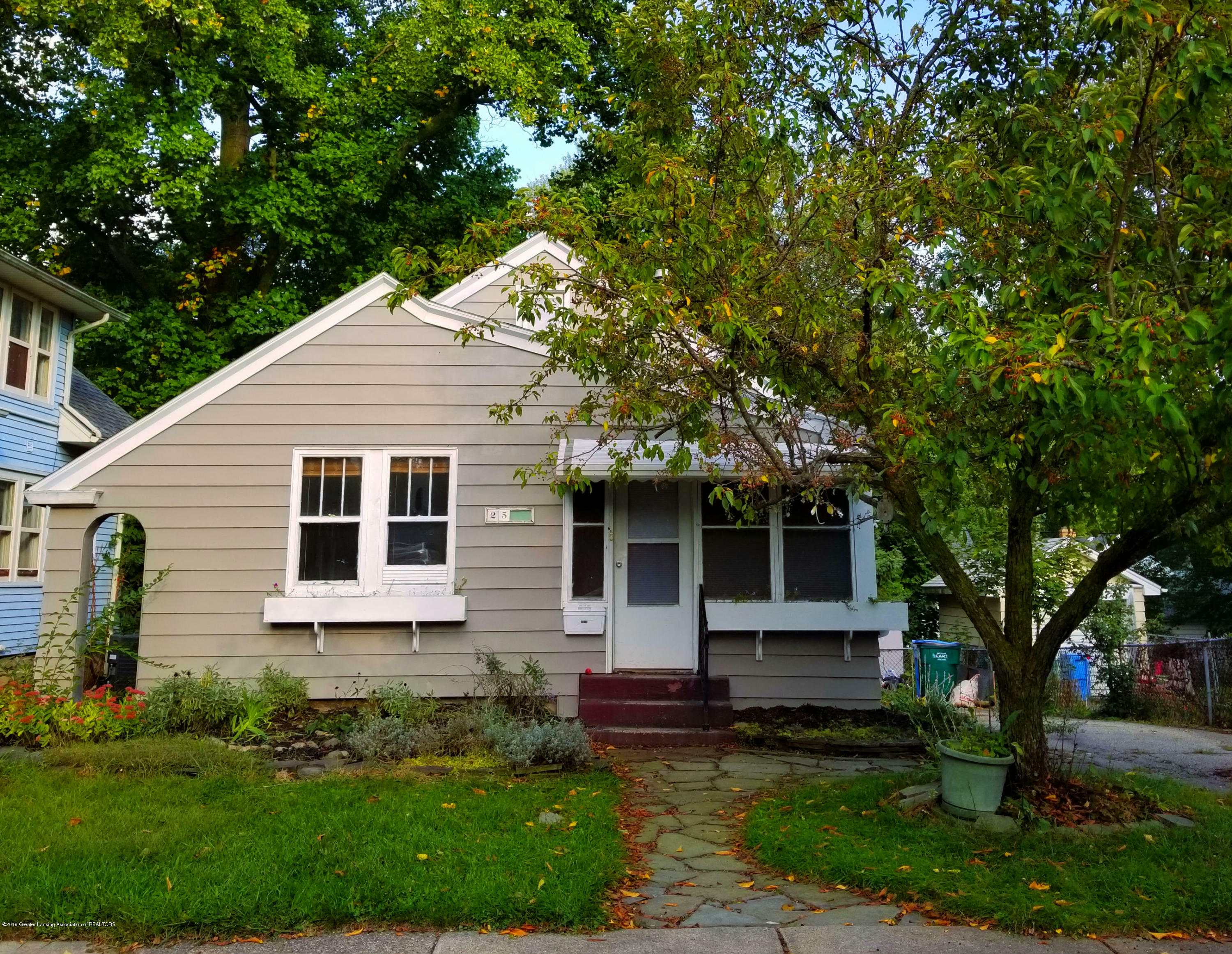 Property Photo:  2515 Harding Avenue  MI 48910 