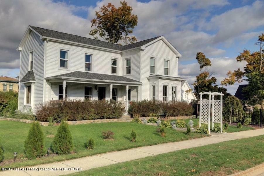 Property Photo: 607 E Bridge Street MI 48875