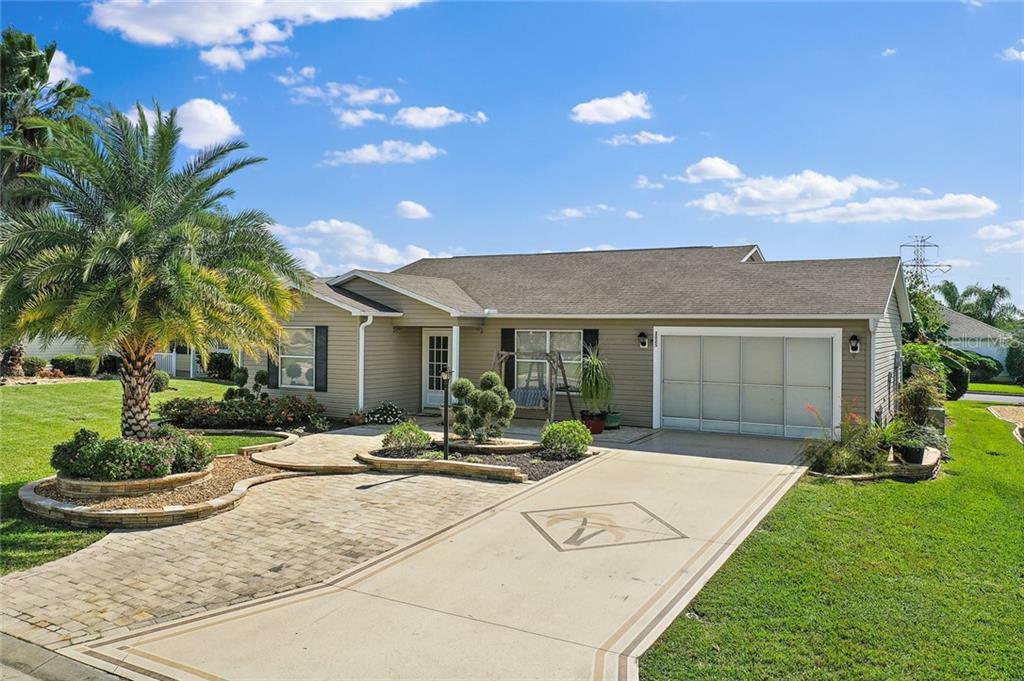 Property Photo:  2025 Castano Place  FL 32159 