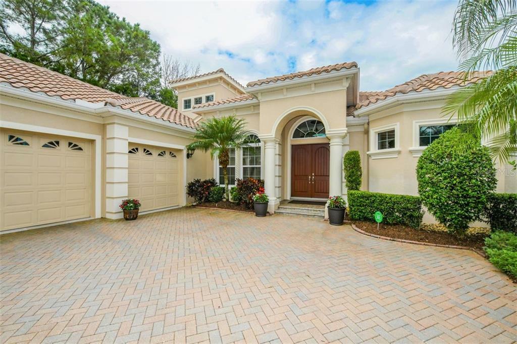 Property Photo: 7936 Treesdale Glen FL 34202