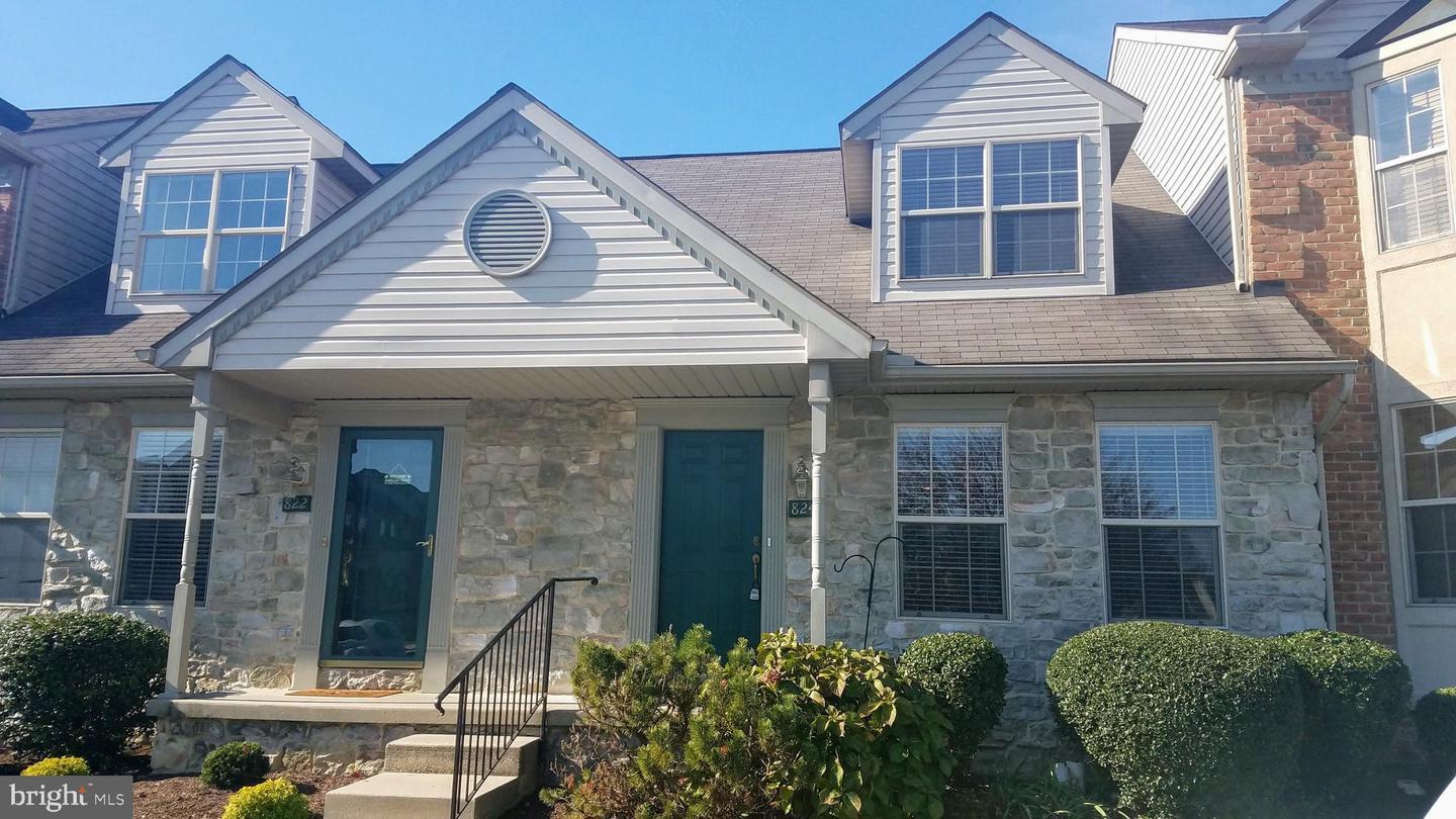 Property Photo: 824 Cobblestone Lane PA 17601