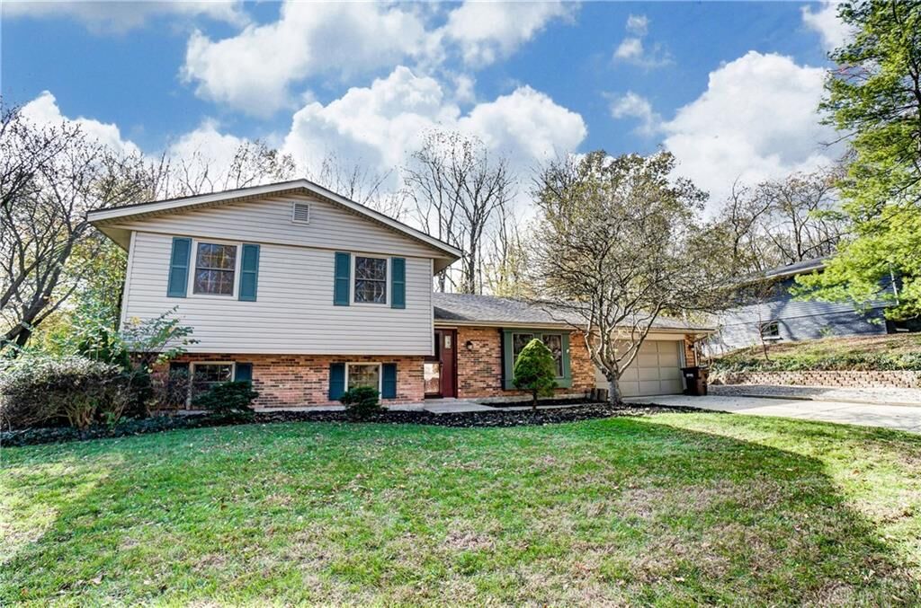 Property Photo: 3765 Frostwood Drive OH 45430