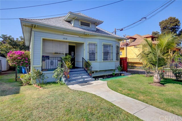 Property Photo:  2939 S Catalina Street  CA 90007 