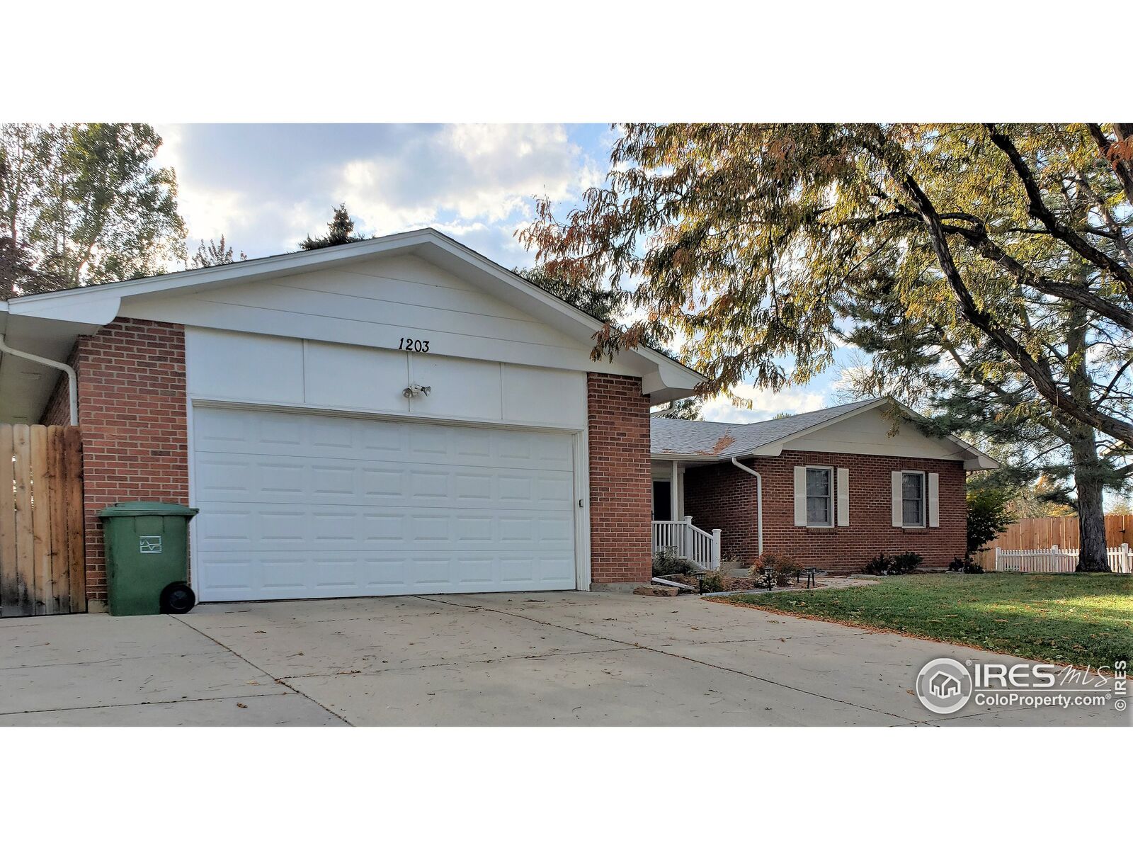 Property Photo:  1203 Jennifer Dr  CO 80537 