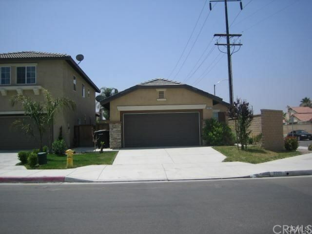 Property Photo:  2201 Jornada Drive  CA 92571 