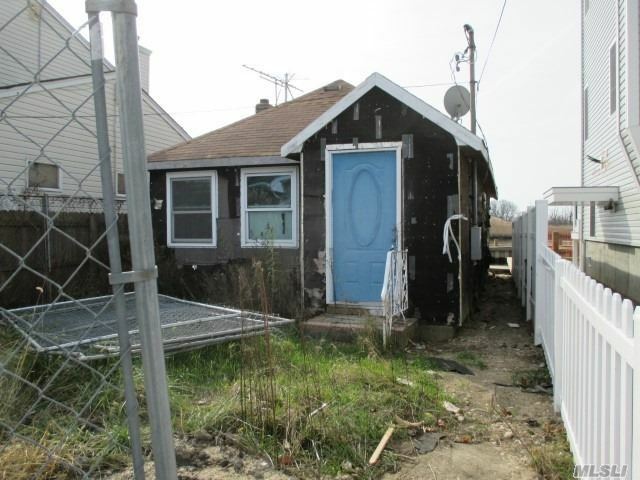 953 S 5th Street  Lindenhurst NY 11757 photo