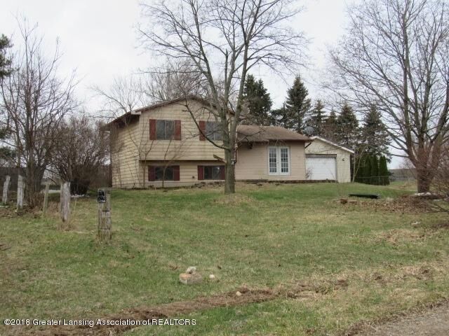 Property Photo:  306 Valley Court  MI 48872 