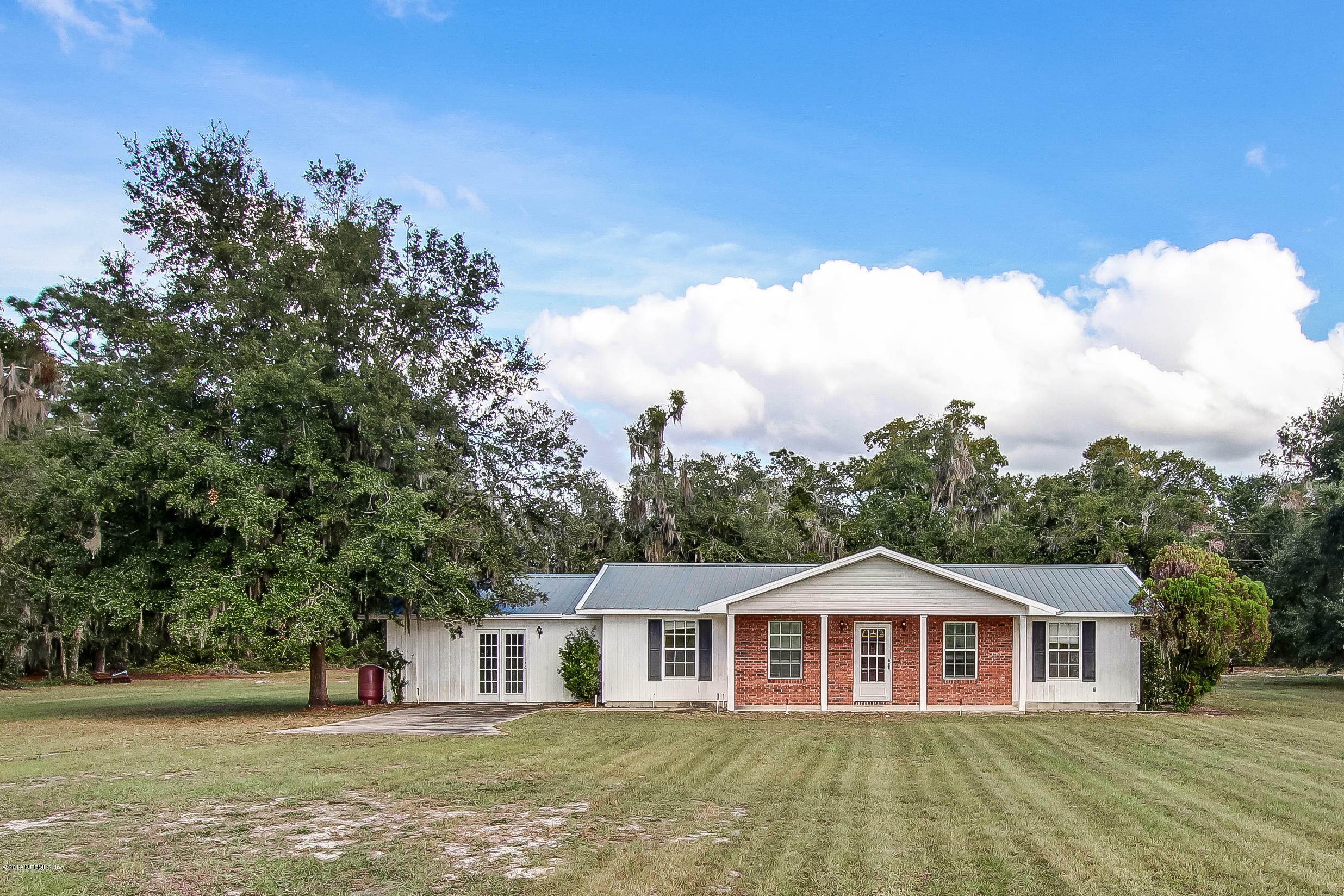 Property Photo:  229 Kirkwood Avenue  FL 32181 