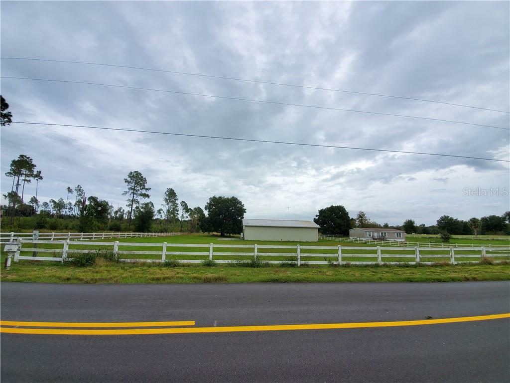 Property Photo: 19550 Sugarloaf Mountain Road FL 34715