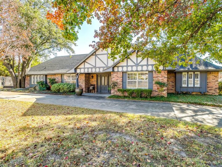 7205 Falling Springs Road  Benbrook TX 76116 photo