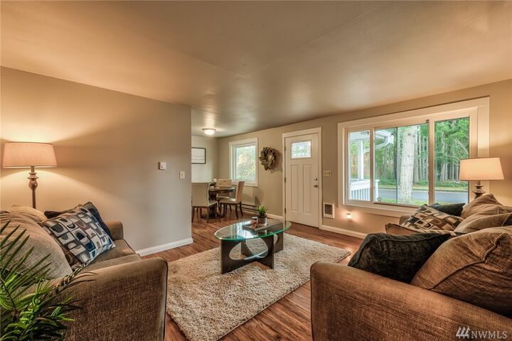 Property Photo:  515  124th Street SE  WA 98208 