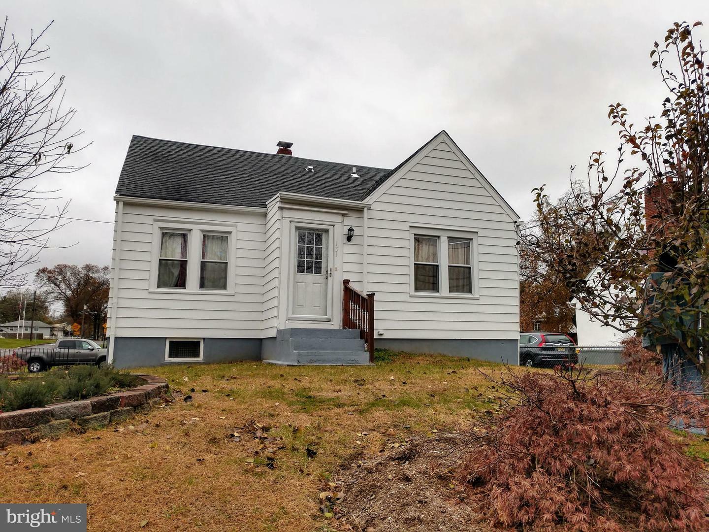 Property Photo:  131 Broad Avenue  NJ 08618 