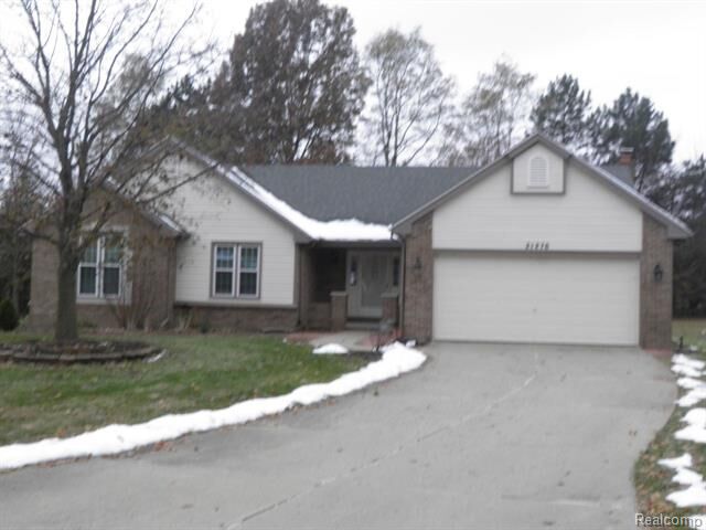 Property Photo:  21276 Parklane Street  MI 48335 
