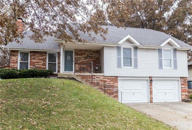 Property Photo:  1128 Canterbury Lane  MO 64068 