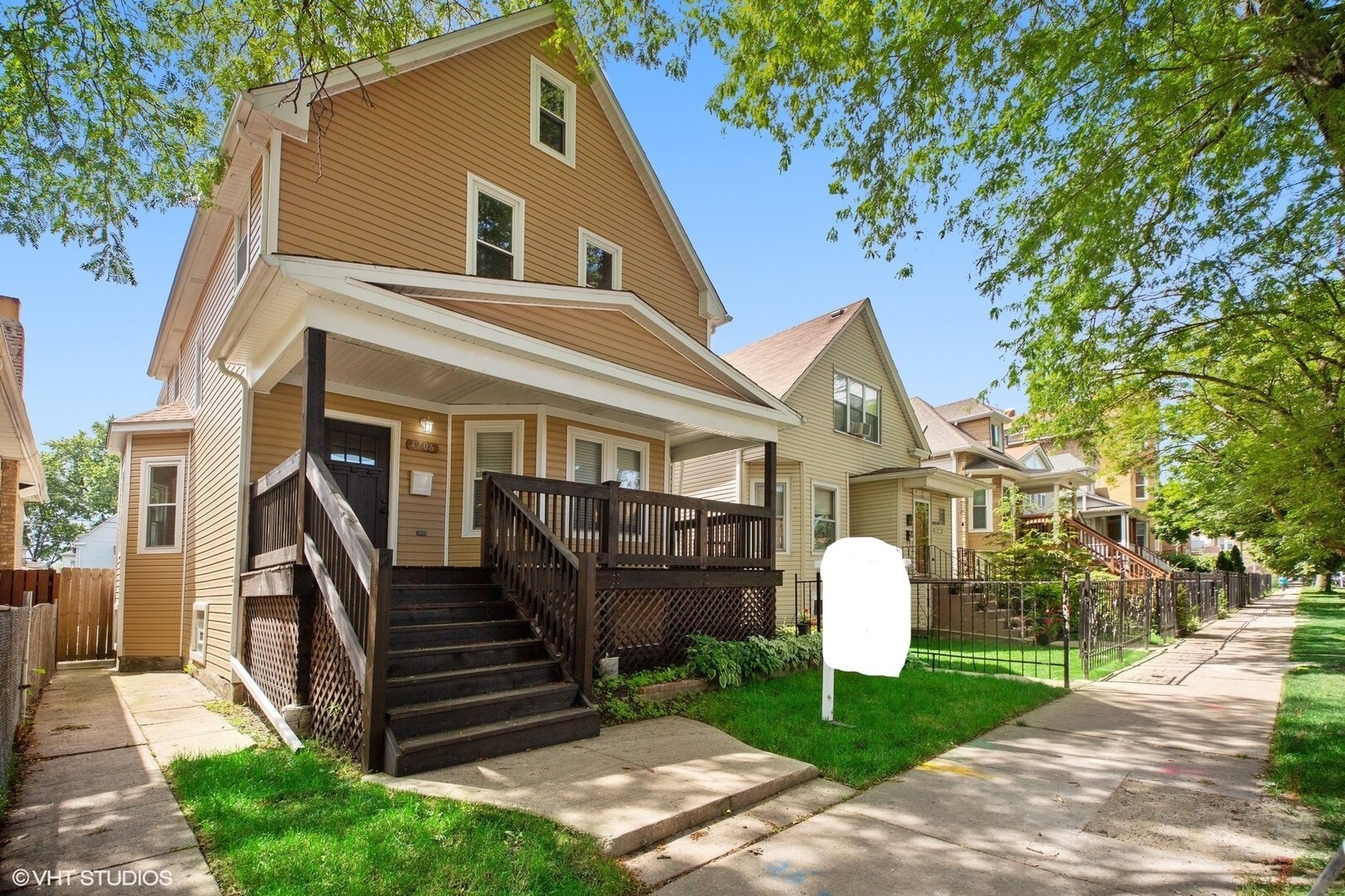 Property Photo: 4706 North Springfield Avenue IL 60625