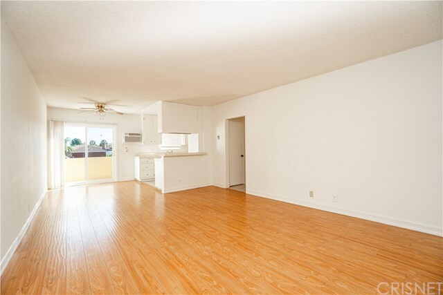 Property Photo:  4924 Kester Avenue 14  CA 91403 