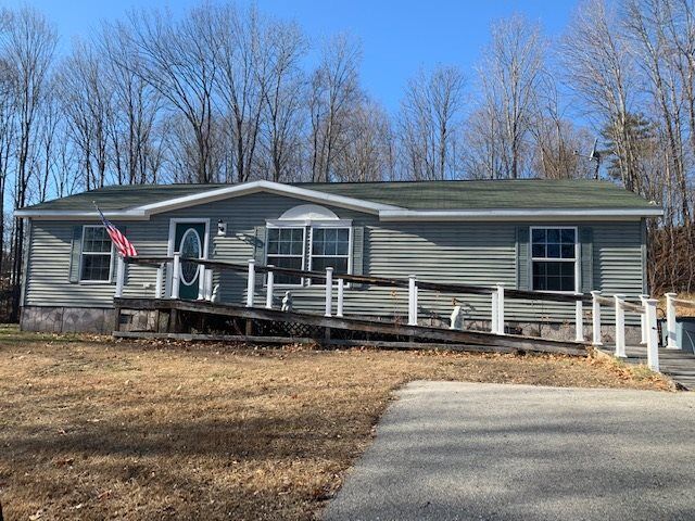 Property Photo:  4 Ivy Lane  NH 03835 