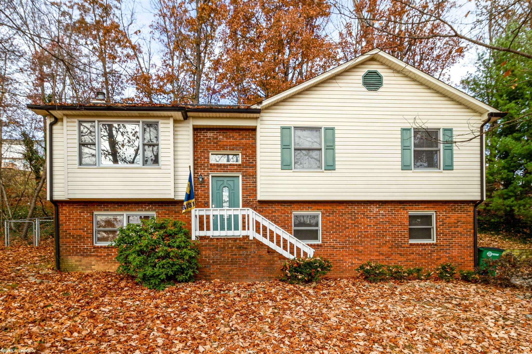 Property Photo:  1220 Sherwood Drive  VA 24073 