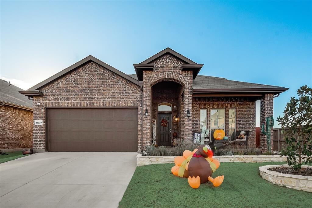 Property Photo: 11329 Dorado Vista Trail TX 76052
