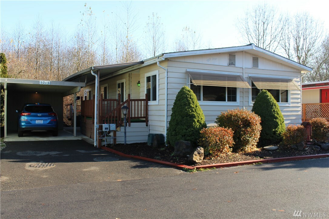 Property Photo:  3213 28th St Ct E  WA 98443 