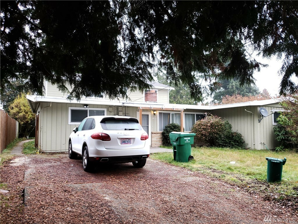 Property Photo:  1242 NE 130th St  WA 98125 