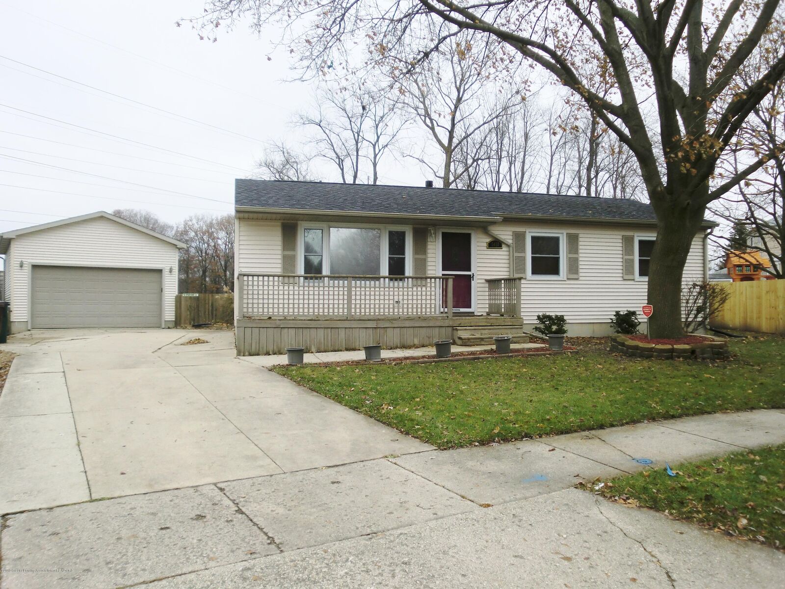 Property Photo:  5437 Faith Circle  MI 48911 