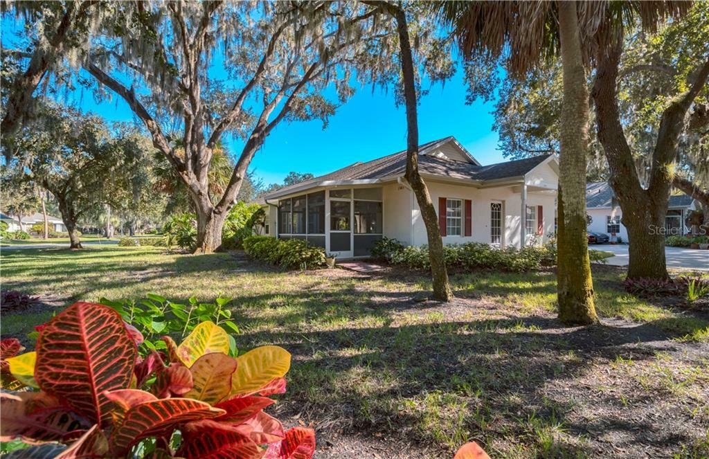 Property Photo:  1383 Red Oak Lane  FL 33948 