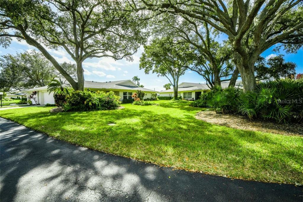 Property Photo:  4216 Bowling Green Circle 39  FL 34233 