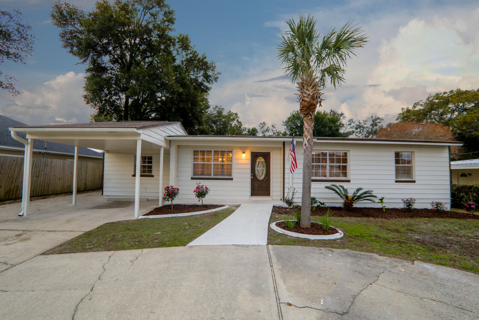 Property Photo:  202 South Avenue  FL 32547 